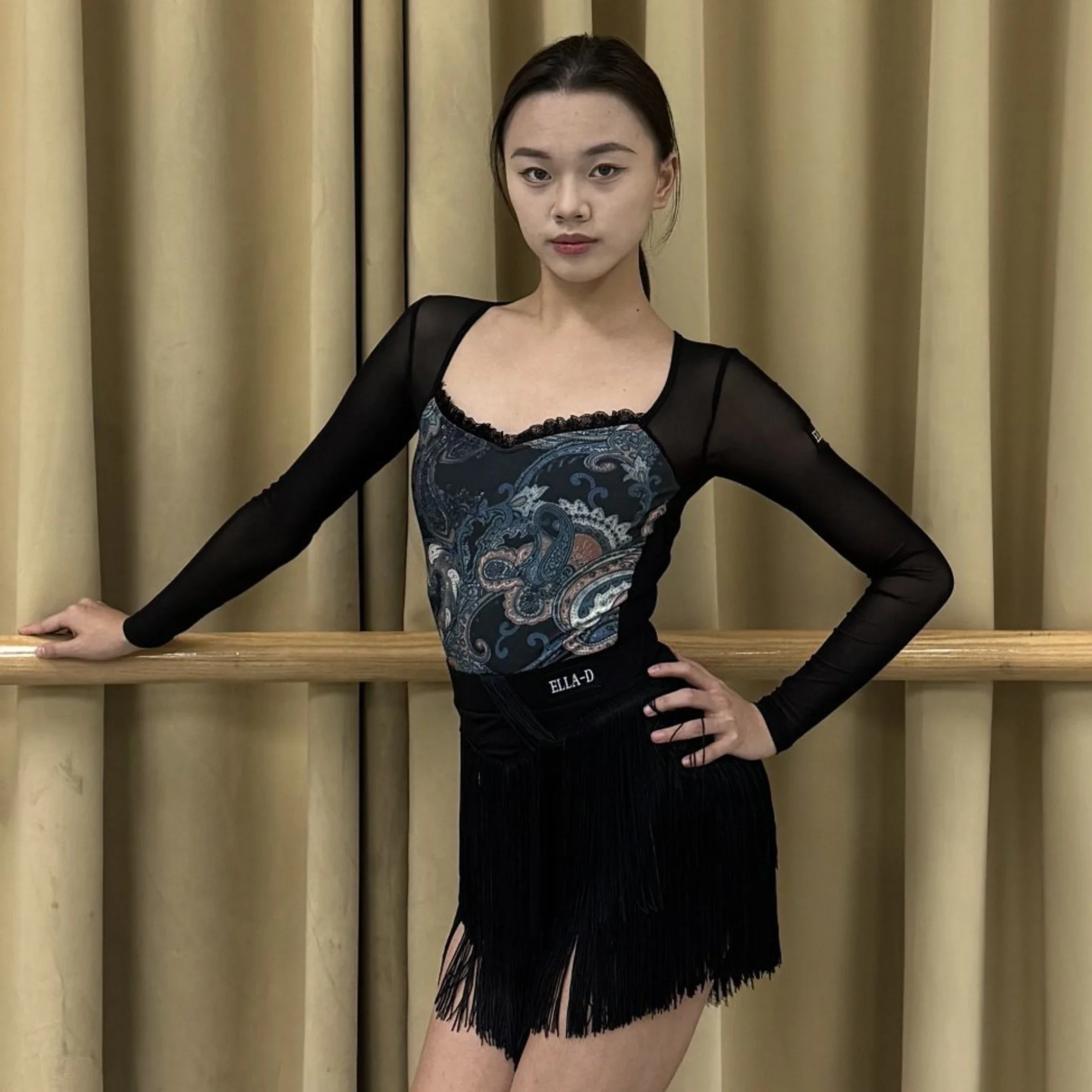 Women’s Latin Dance Clothes Long Sleeves Tops Tassel Skirt Adult Latin Practice Wear Cha Cha Rumba Samba Dance Dresses DNV26171
Women’s Latin Dance Clothes Long Sleeves Tops Tassel Skirt Adult Latin Practice Wear Cha Cha Rumba Samba Dance Dresses DNV26171