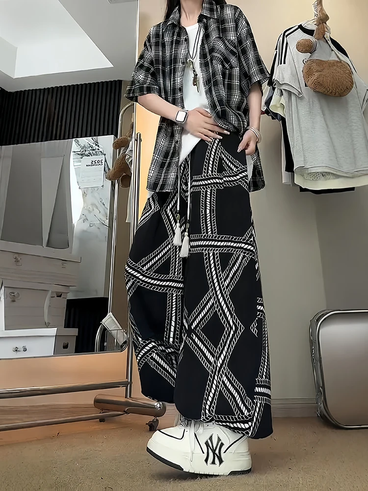 Geometric Pattern Ice Silk Wide Leg Pants Men's Summer Lightweight Cool Feeling Casual Pants Drapey Straight Leg Lantern Pants
Geometric Pattern Ice Silk Wide Leg Pants Men's Summer Lightweight Cool Feeling Casual Pants Drapey Straight Leg Lantern Pants