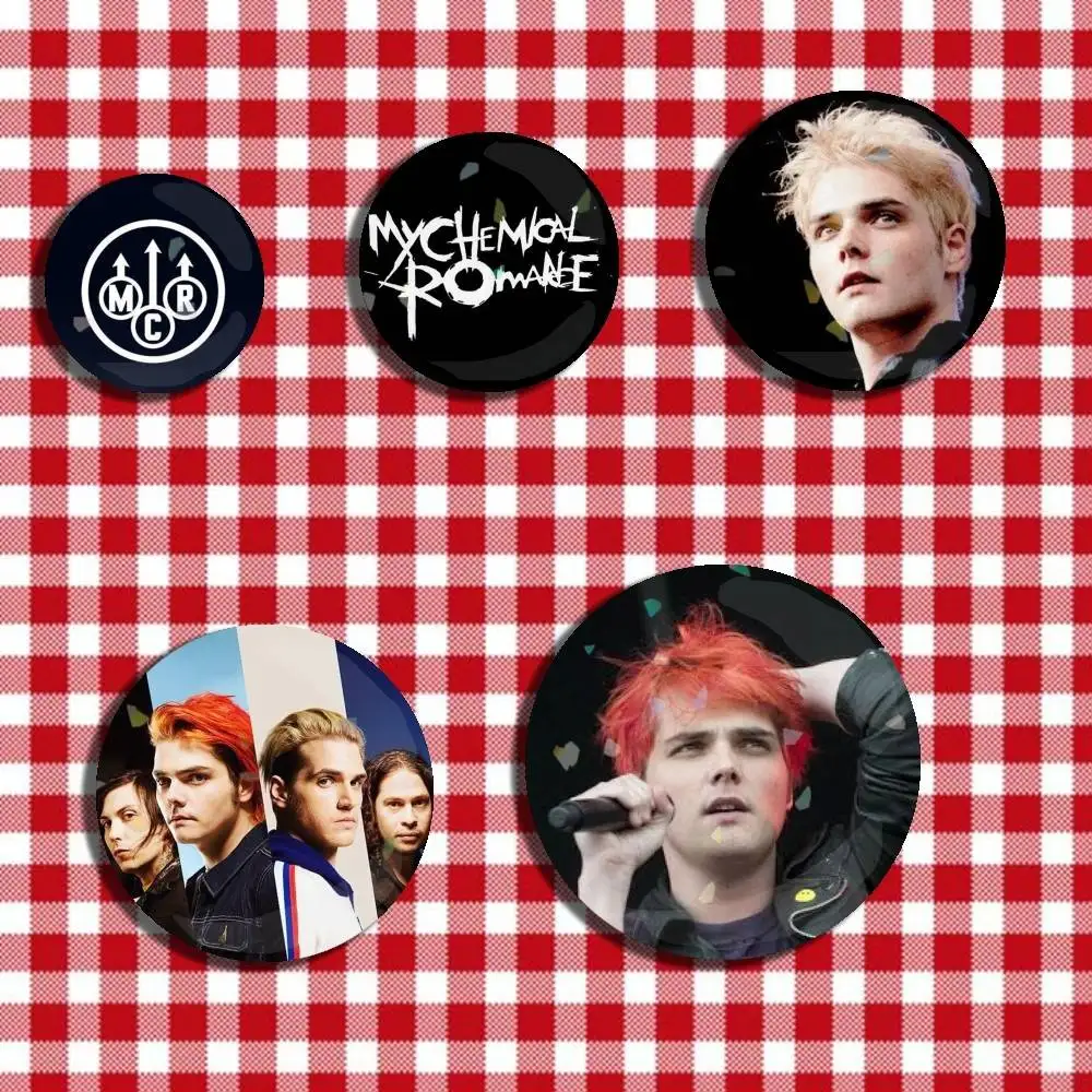 Gerard MCR My Chemical Romance Band Laser Badge Creative Pins Brooch for Bag Clothes Hat Decor Gifts Fans Collect
Gerard MCR My Chemical Romance Band Laser Badge Creative Pins Brooch for Bag Clothes Hat Decor Gifts Fans Collect