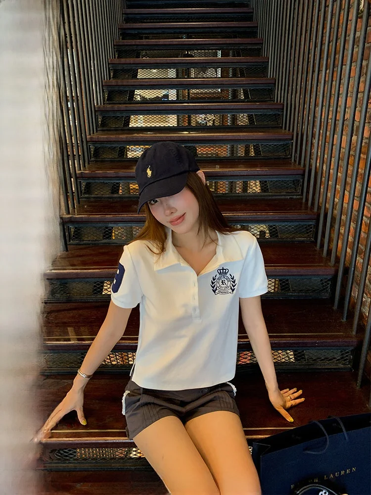 Ranwear Classic Briti Limited Edition Spor Preppy Embroidered Bae ort Sve Top for Women Cotton Polyester Blend
Ranwear Classic Briti Limited Edition Spor Preppy Embroidered Bae ort Sve Top for Women Cotton Polyester Blend