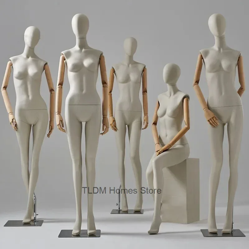 Clothing Store Female Mannequin Fabric Cover Body Model High-end Window Display Stands with Clavicle Full Body Mannequins
Clothing Store Female Mannequin Fabric Cover Body Model High-end Window Display Stands with Clavicle Full Body Mannequins