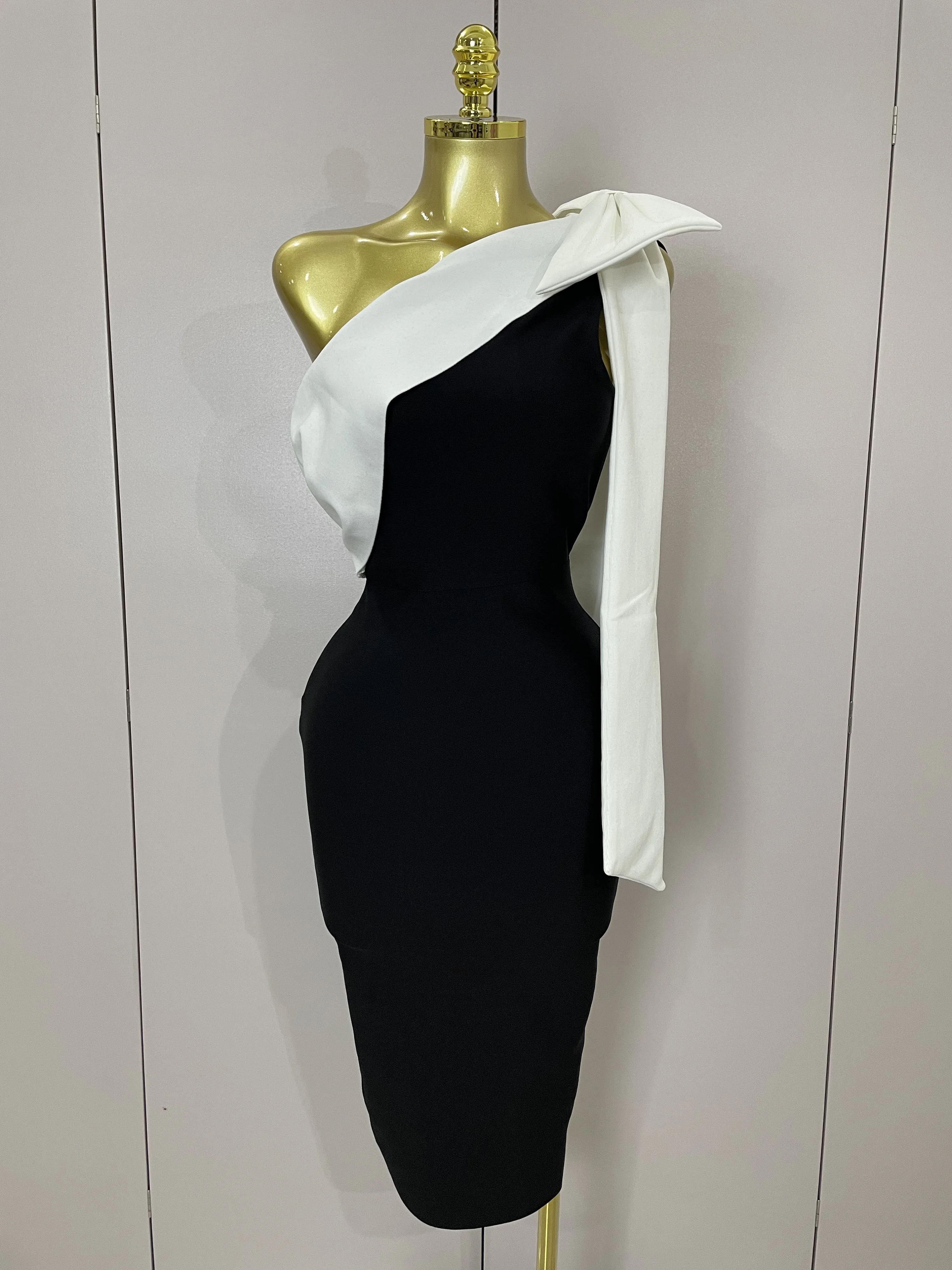 2025 New Arrival Sexy Elegant Splicing Bow Bodycon Bandaged Dress Women Celebrity Evening Party Luxury Birthday Banquet Dress
2025 New Arrival Sexy Elegant Splicing Bow Bodycon Bandaged Dress Women Celebrity Evening Party Luxury Birthday Banquet Dress