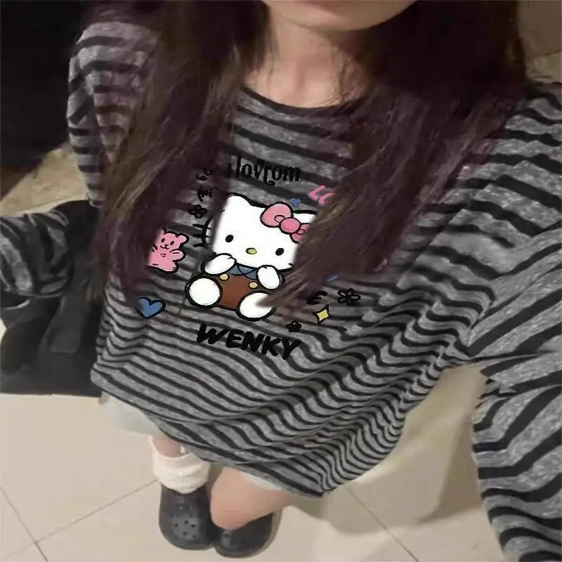 Y2K Sanrio Hello Kitty Girl Long Sleeves T-Shirt Spring Autumn Base Layer Kawaii Kit Woman Pullover Cartoon Student Loose Tops
Y2K Sanrio Hello Kitty Girl Long Sleeves T-Shirt Spring Autumn Base Layer Kawaii Kit Woman Pullover Cartoon Student Loose Tops