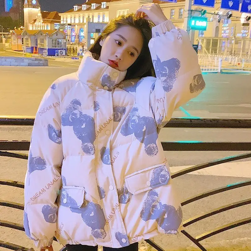 2023 New Cotton-padded Women Winter Loose Design Sense of Niche Bread Clothing Short Small Print Cotton-padded Clothing Tide
2023 New Cotton-padded Women Winter Loose Design Sense of Niche Bread Clothing Short Small Print Cotton-padded Clothing Tide