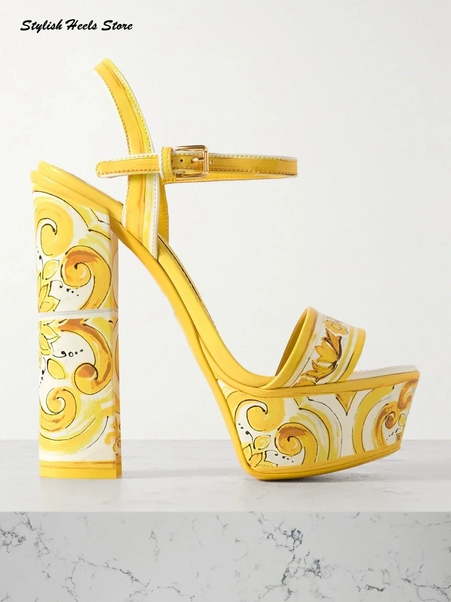 Stylish Print Round Open Toe Chunky Heel Platform Sandals Women Buckle Strap Super High Heels Summer Fashion Show Runway Sandals
Stylish Print Round Open Toe Chunky Heel Platform Sandals Women Buckle Strap Super High Heels Summer Fashion Show Runway Sandals