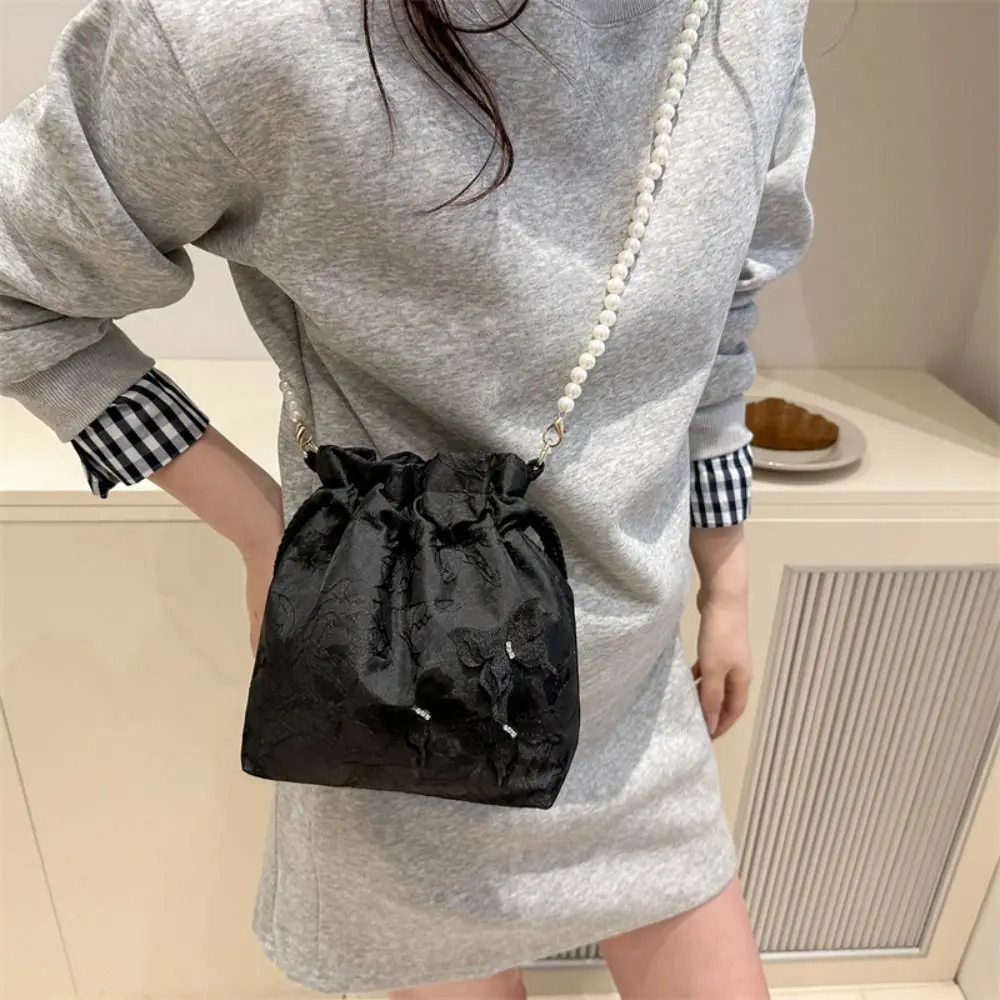 Lace Embroidery Drawstring Bucket Bag Butterfly Printed Pearl Chain Crossbody Bag Storage Bag Ancient Style
Lace Embroidery Drawstring Bucket Bag Butterfly Printed Pearl Chain Crossbody Bag Storage Bag Ancient Style