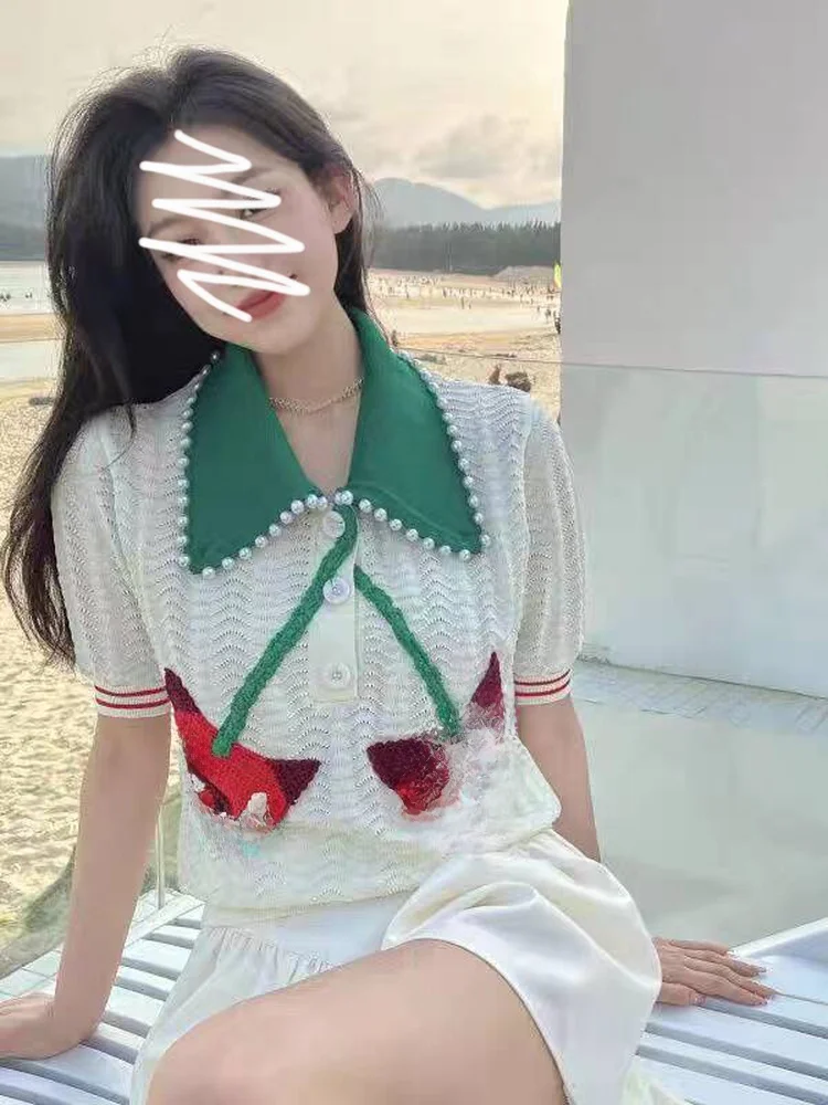 Qiaoxin Summer 2025 New Style Color Block Doll Collar Cherry T-Shirt Pearl Short Sleeve Knitted Women's Top Commute Style Reg...
Qiaoxin Summer 2025 New Style Color Block Doll Collar Cherry T-Shirt Pearl Short Sleeve Knitted Women's Top Commute Style Reg...