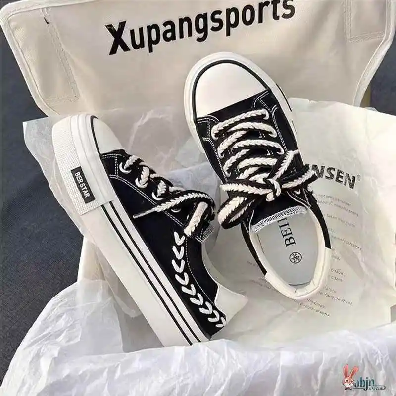 Women's Canvas Shoes Trendy Sporty Low-Top Thick-Heeled Casual Footwear Youthful Design Suitable for Spring And Autumn
Women's Canvas Shoes Trendy Sporty Low-Top Thick-Heeled Casual Footwear Youthful Design Suitable for Spring And Autumn