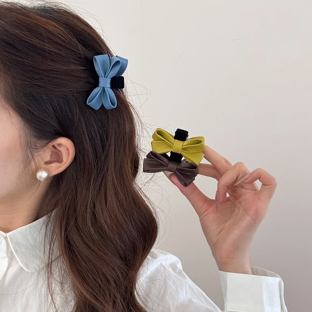 Korean PU Leather Bow Hair Claw Girls Sweet Cute Princess Head Hair Grab Clip Fringe Bangs Side Clip Hair Styling Accessories
Korean PU Leather Bow Hair Claw Girls Sweet Cute Princess Head Hair Grab Clip Fringe Bangs Side Clip Hair Styling Accessories