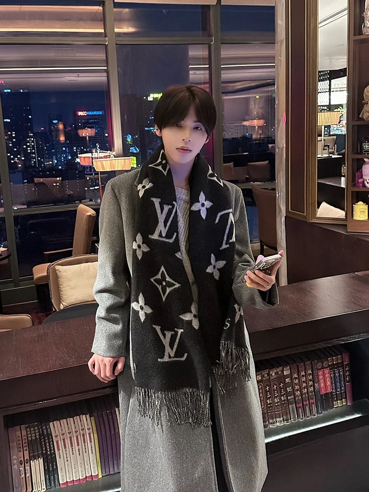 Корейское шерстяное пальто с подкладкой на плечах, мужская осенне-зимняя ветровка средней длины, теплая модная молодежная куртка
Корейское шерстяное пальто с подкладкой на плечах, мужская осенне-зимняя ветровка средней длины, теплая модная молодежная куртка