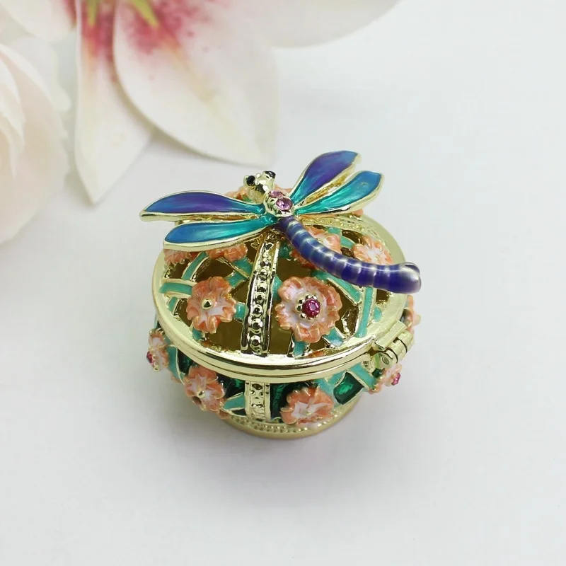 SHINNYGIFTS Enamel Dragon Flower Trinket Boxes Enamel Jewelry Box with Ornate Decor - Ideal for Jewelry Storage Home Decoration
SHINNYGIFTS Enamel Dragon Flower Trinket Boxes Enamel Jewelry Box with Ornate Decor - Ideal for Jewelry Storage Home Decoration