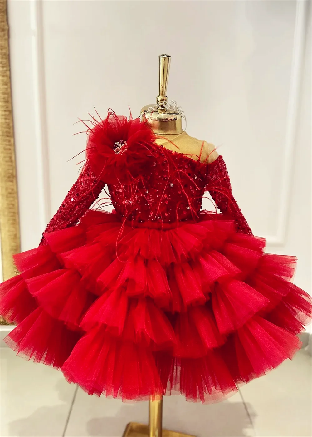 Lovely Flower Girl Dresses Sequin Beaded Bow Feather Wedding Party Birthday GIft Long Sleeve Tiered Robe First Communion Gowns
Lovely Flower Girl Dresses Sequin Beaded Bow Feather Wedding Party Birthday GIft Long Sleeve Tiered Robe First Communion Gowns