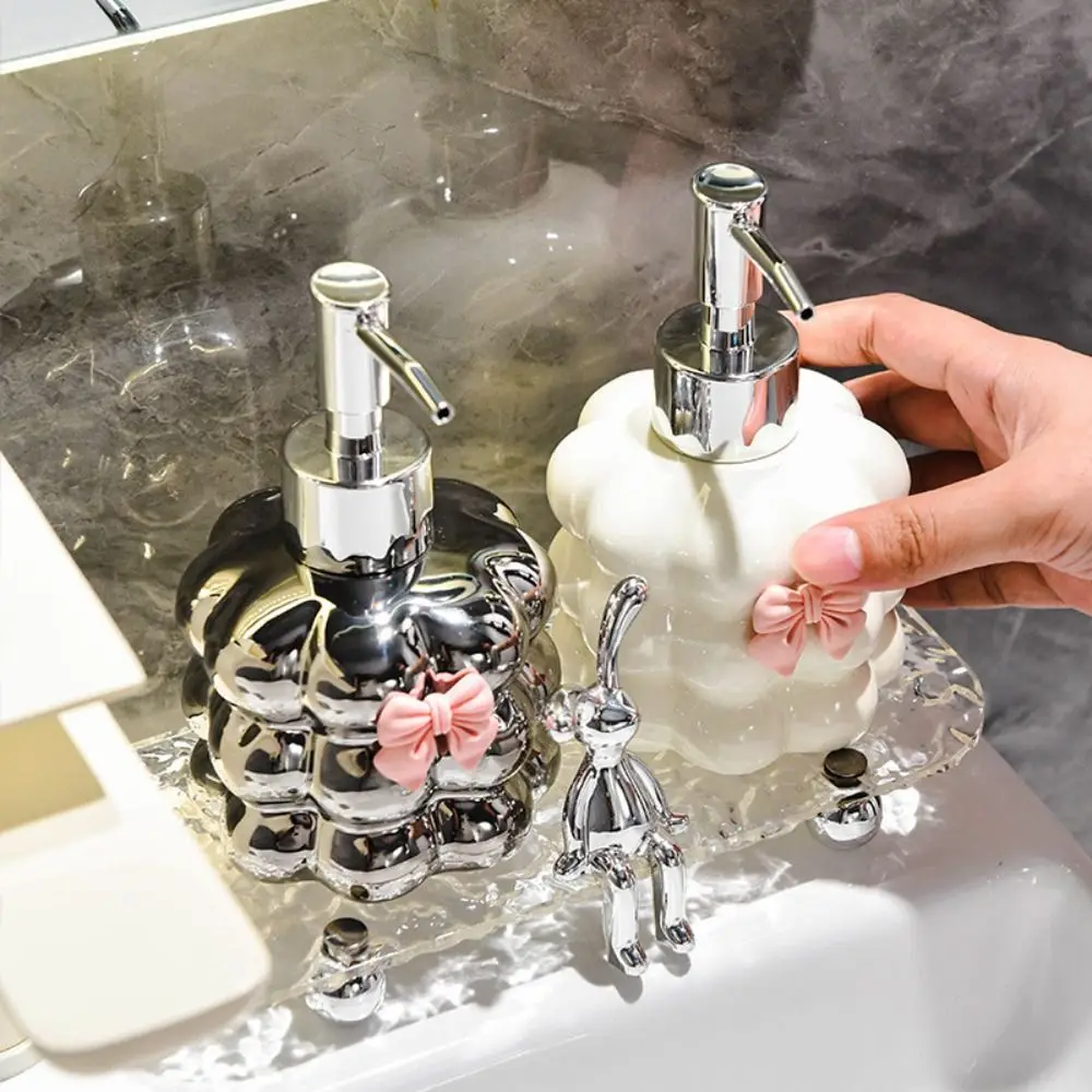 Pump Bottle 250ml Soap Dispenser Light Luxury Bow Hand Sanitizer Bottle Empty Refillable Lotion Storage Container Shower Gel
Pump Bottle 250ml Soap Dispenser Light Luxury Bow Hand Sanitizer Bottle Empty Refillable Lotion Storage Container Shower Gel