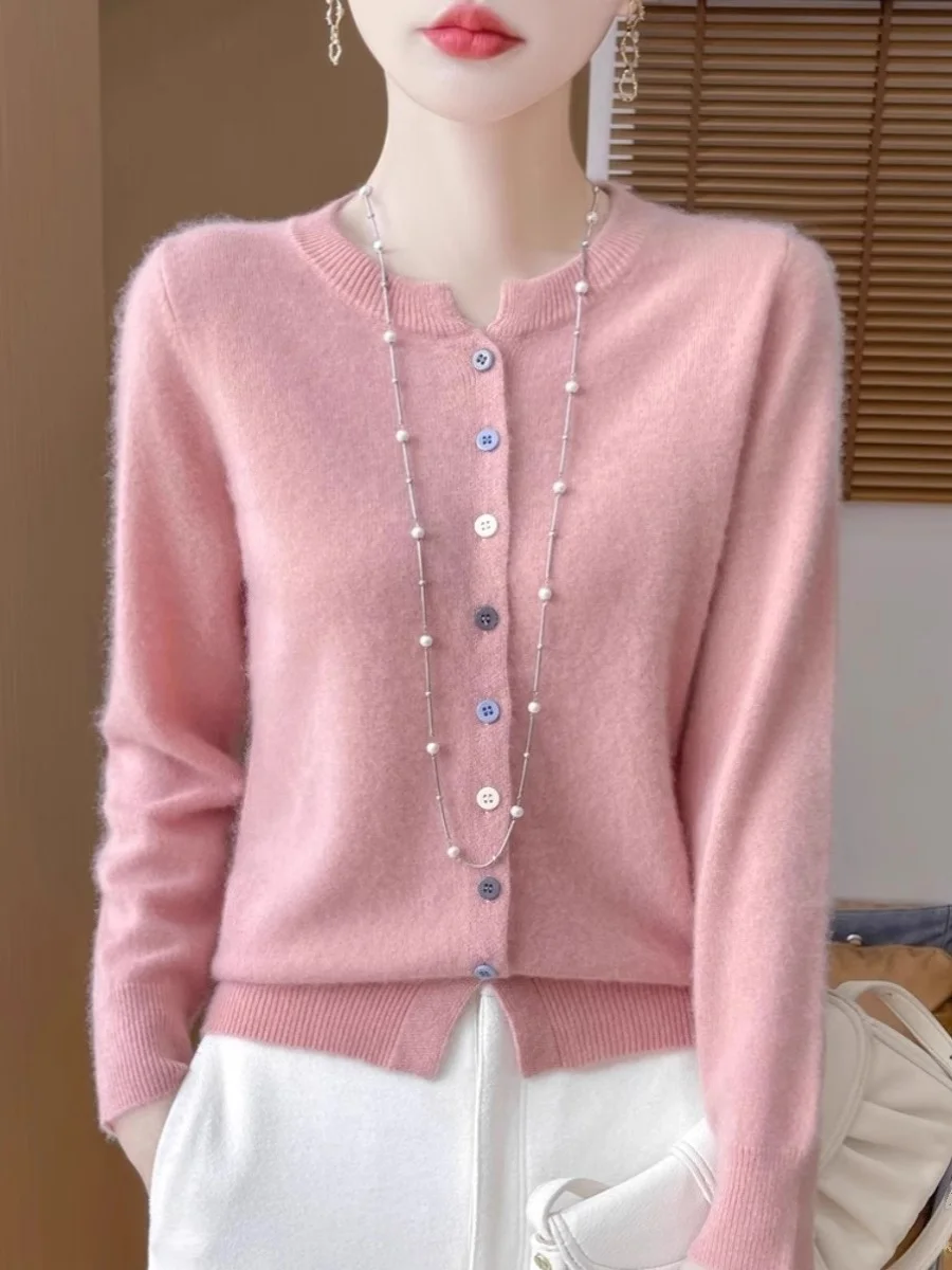 Женский шерстяной вязаный кардиган с круглым вырезом, новинка весенней коллекции, верхняя одежда, свитер, топ с длинными рукавами, стандартный крой, для повседневной носки
Женский шерстяной вязаный кардиган с круглым вырезом, новинка весенней коллекции, верхняя одежда, свитер, топ с длинными рукавами, стандартный крой, для повседневной носки