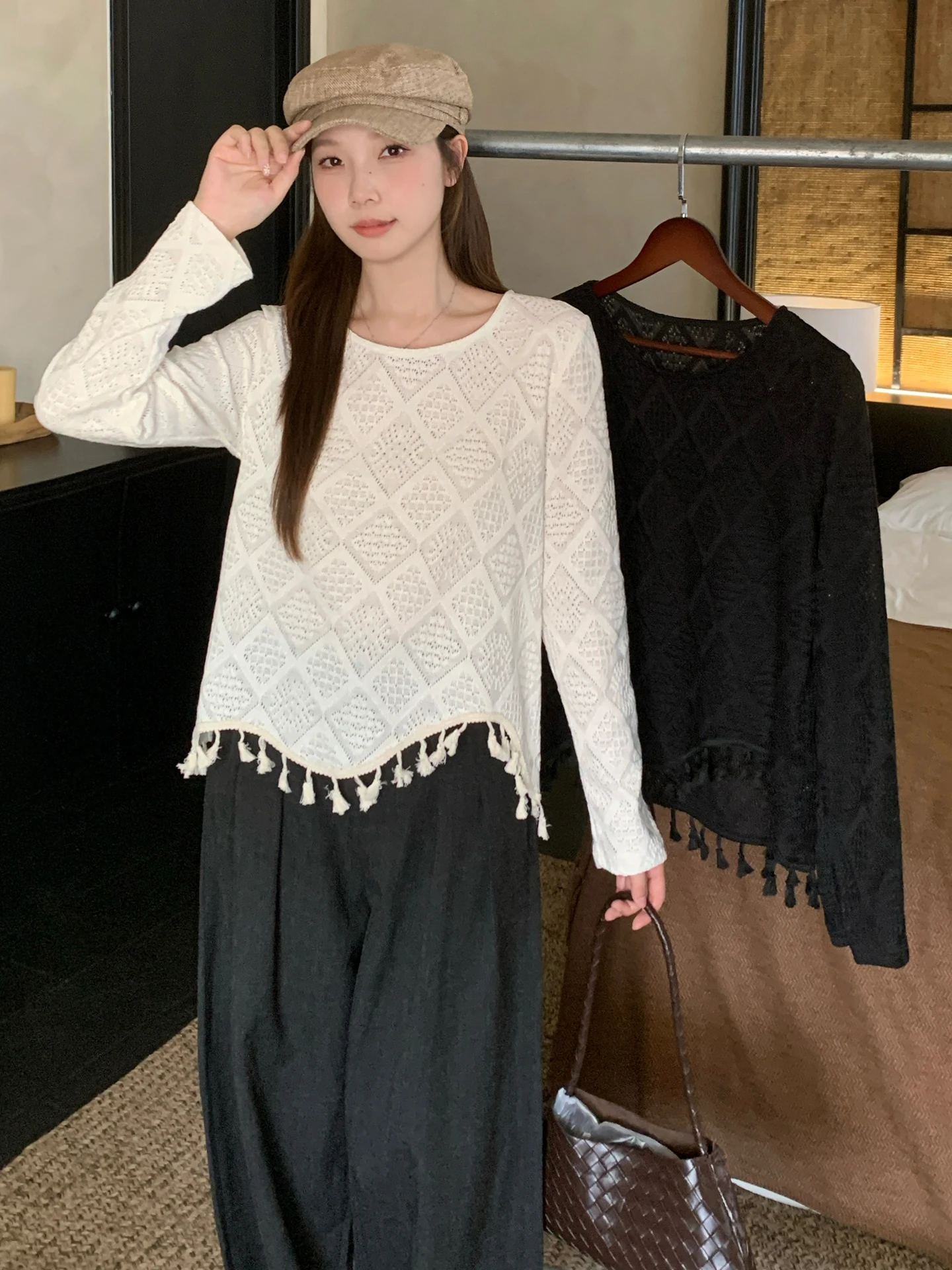 Ele Unique Long Sve T-irt Women's plus Size Hollow out Diamond Pattern Slimming Belly Covering Beautiful Top
Ele Unique Long Sve T-irt Women's plus Size Hollow out Diamond Pattern Slimming Belly Covering Beautiful Top