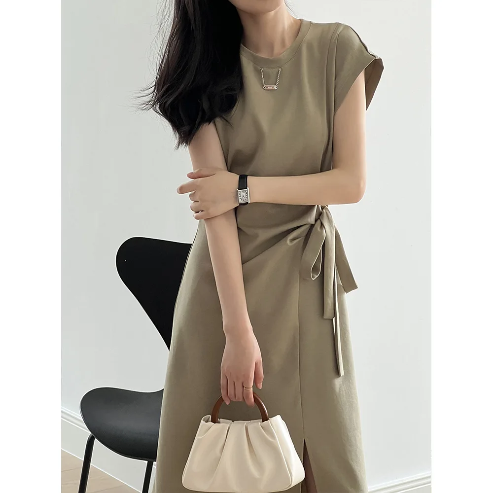 Korean version slit tied dress for women 2025 summer new collection waist cinching and slimming round neck mid length skirt
Korean version slit tied dress for women 2025 summer new collection waist cinching and slimming round neck mid length skirt