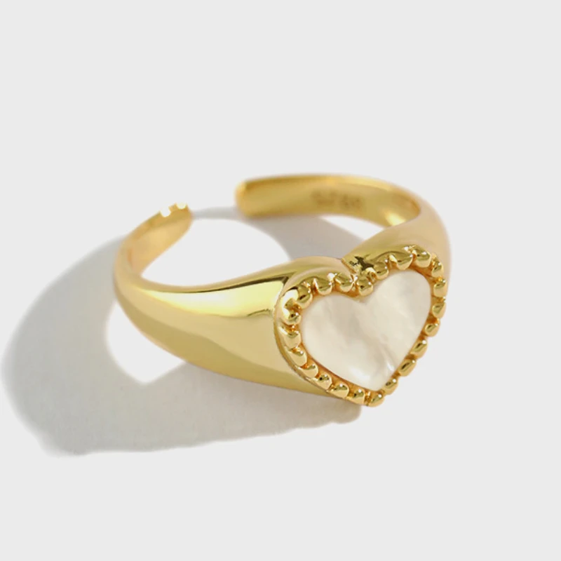 Fashion S925 Sterling Silver Shell Rings Love Shape Texture Designer Ring Luxury Fine Jewelry for Elegant Women Original Factory
Fashion S925 Sterling Silver Shell Rings Love Shape Texture Designer Ring Luxury Fine Jewelry for Elegant Women Original Factory
