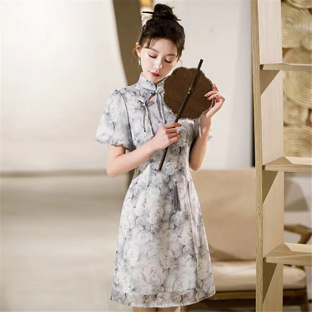 Women's Puff Sleeve A-Line Qipao Dress Traditional Mandarin Collar Chinese Style Cheongsam
Women's Puff Sleeve A-Line Qipao Dress Traditional Mandarin Collar Chinese Style Cheongsam