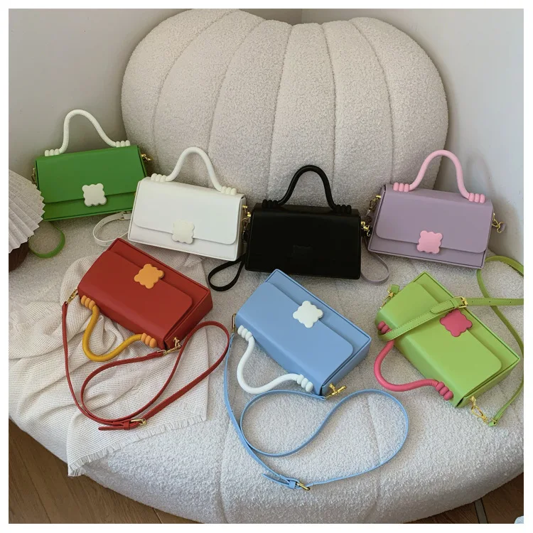 New Simple and Popular Women's Bags. Stylish Cross-body and Single-shoulder Bags with A Sense of High-end Fashion.
New Simple and Popular Women's Bags. Stylish Cross-body and Single-shoulder Bags with A Sense of High-end Fashion.
