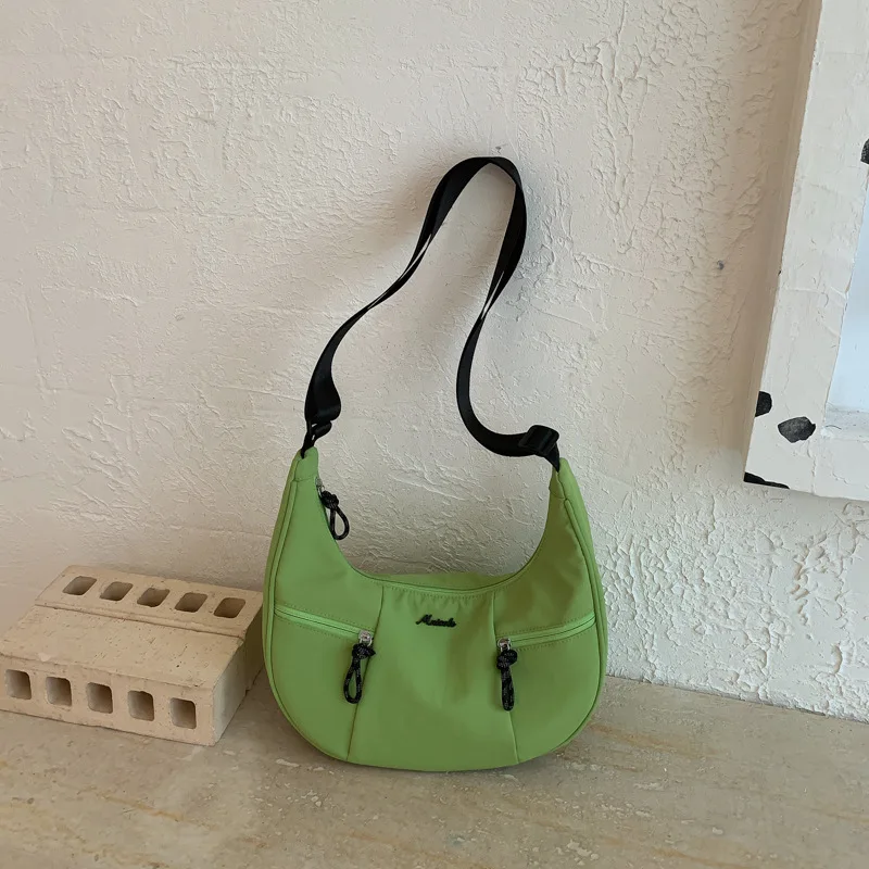 New Fashion Minimalist Shoulder Hobo Bag Large Capacity Casual Nylon Cowhorn Bag Niche for Women Underarm Crossbody Bag
New Fashion Minimalist Shoulder Hobo Bag Large Capacity Casual Nylon Cowhorn Bag Niche for Women Underarm Crossbody Bag