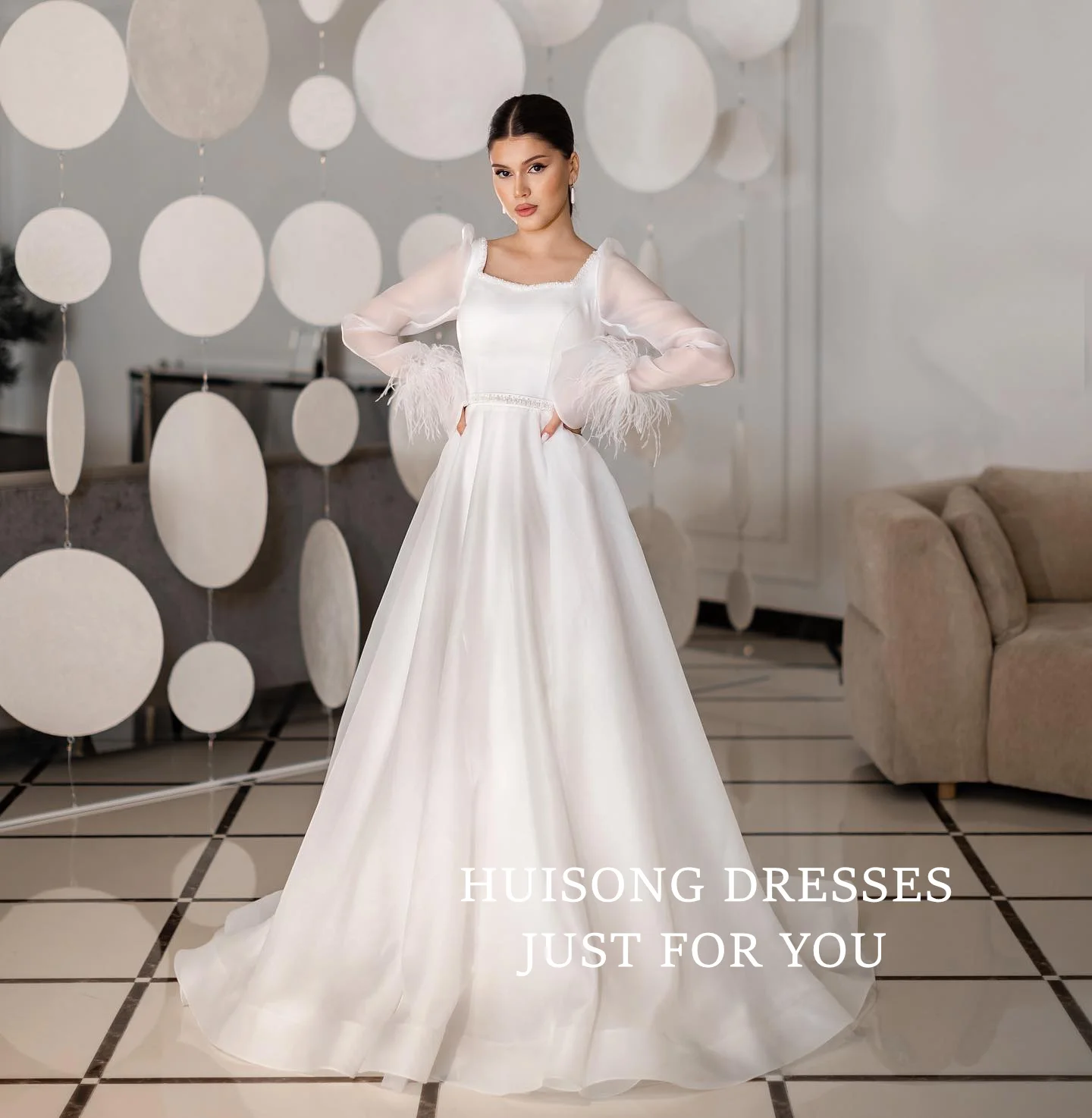 HUISONG Customized Organza Wedding Dresses Feather Beadings Long Sleeves Muslim Bride Dress A-Line Modest Long Wedding Gown 
HUISONG Customized Organza Wedding Dresses Feather Beadings Long Sleeves Muslim Bride Dress A-Line Modest Long Wedding Gown