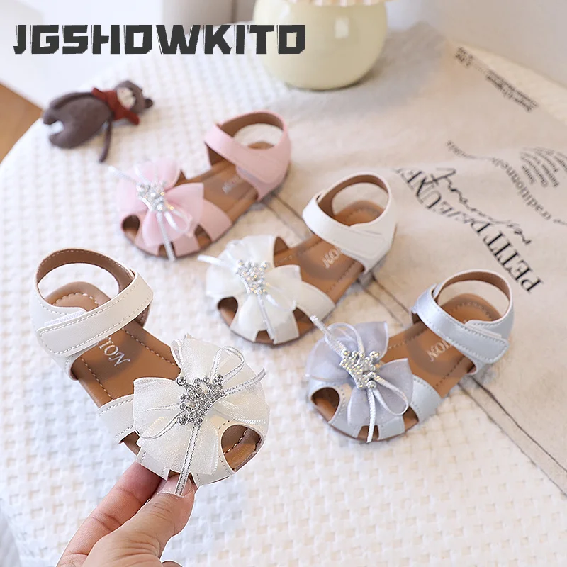 JGSHOWKITO Baby Girls Summer Sandals with Crystal Crown Bow-knot Princess Kids Lace Sandals Peep Toes Sweet Cute Chic Soft 21-30
JGSHOWKITO Baby Girls Summer Sandals with Crystal Crown Bow-knot Princess Kids Lace Sandals Peep Toes Sweet Cute Chic Soft 21-30