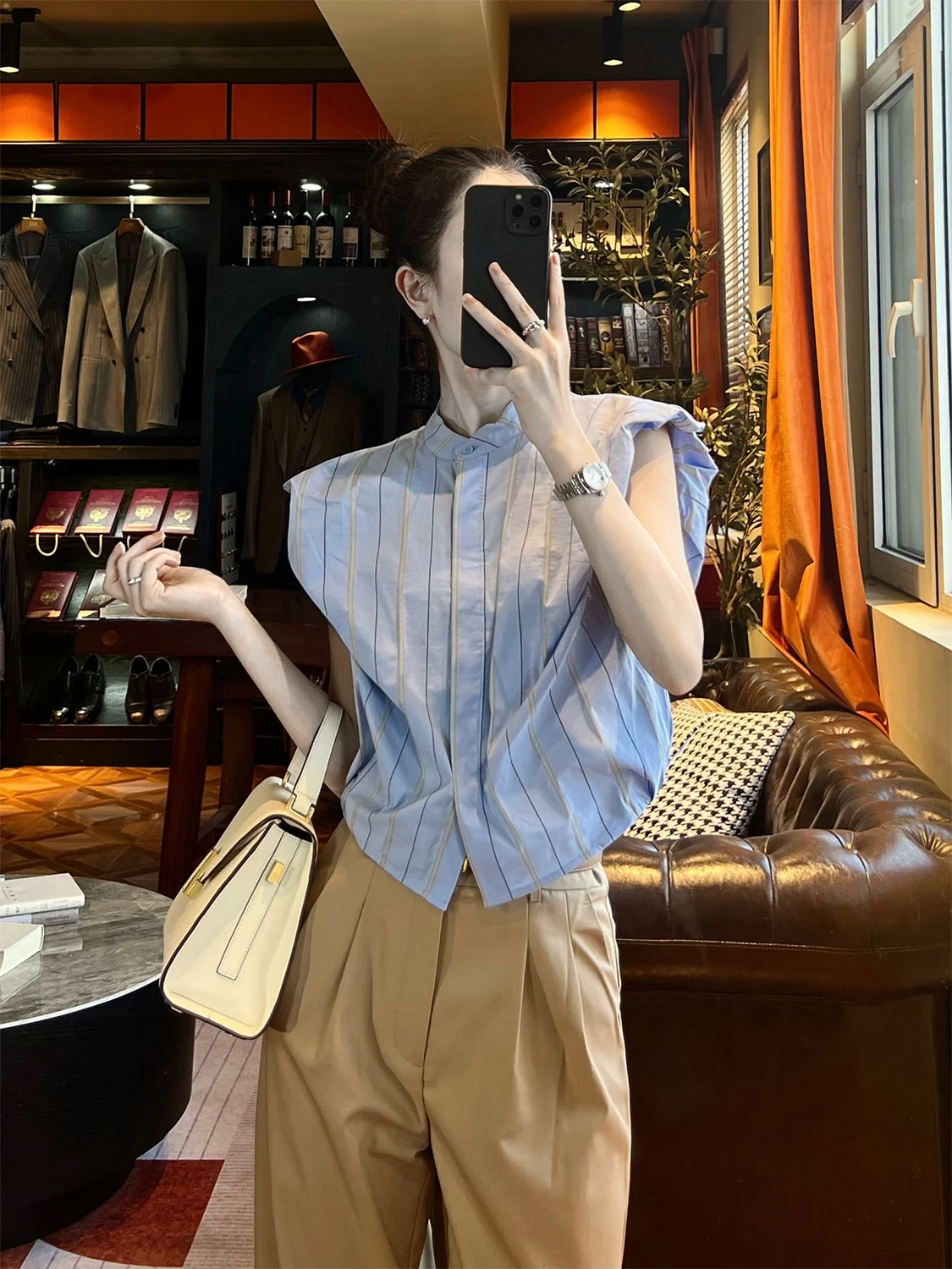 Модная женская полосатая рубашка из хлопка, приталенного кроя, дышащая, летняя, новая, во французском стиле, на пуговицах, с коротким рукавом
Модная женская полосатая рубашка из хлопка, приталенного кроя, дышащая, летняя, новая, во французском стиле, на пуговицах, с коротким рукавом