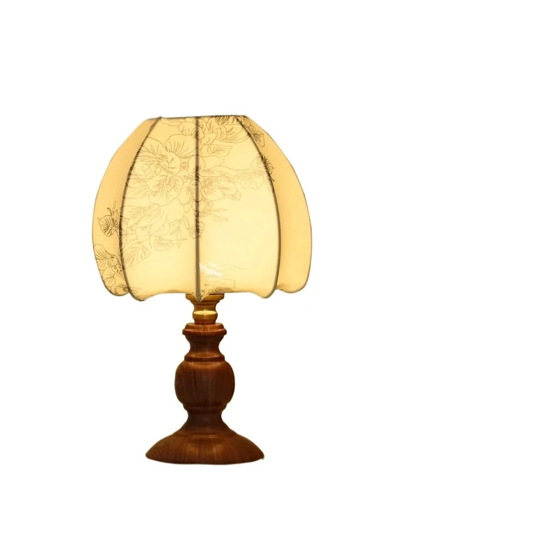 Retro desk lamp bedroom bedside table new study French American warm atmosphere night light
Retro desk lamp bedroom bedside table new study French American warm atmosphere night light