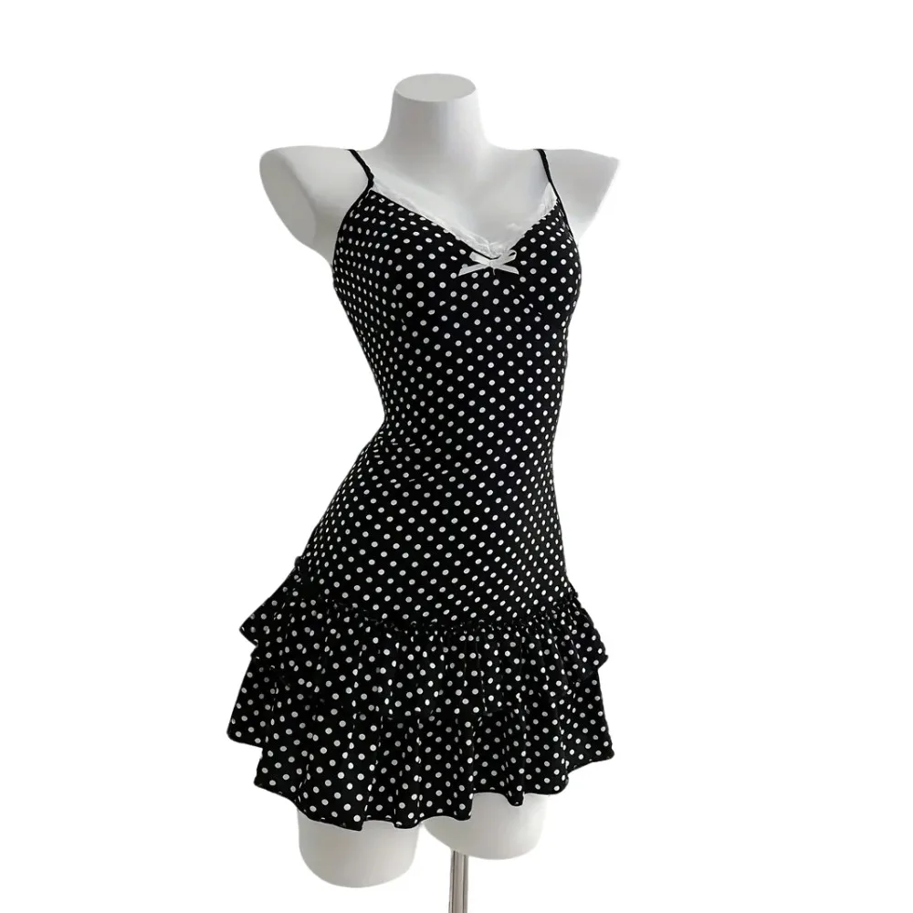 New Polka Dot Camisole Dress Slim Fit Ruffle Hem Bodycon Dresses Elegant Lace Trim Spaghetti Strap Mini Dress Women
New Polka Dot Camisole Dress Slim Fit Ruffle Hem Bodycon Dresses Elegant Lace Trim Spaghetti Strap Mini Dress Women