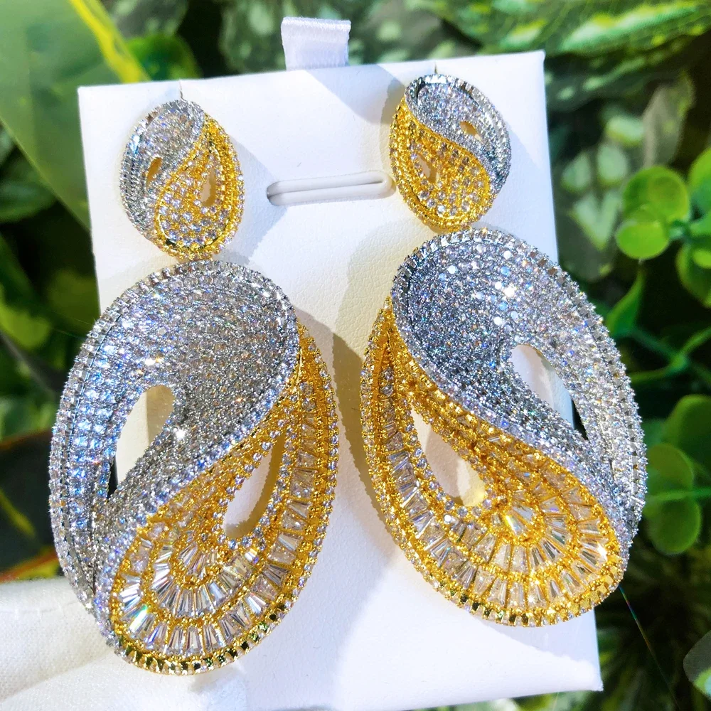 Soramoore Luxury Gorgeous Oval Pendant Earrings for Women Daily Shiny Trendy Original Girl Gift Bloom High Quality Accessories
Soramoore Luxury Gorgeous Oval Pendant Earrings for Women Daily Shiny Trendy Original Girl Gift Bloom High Quality Accessories