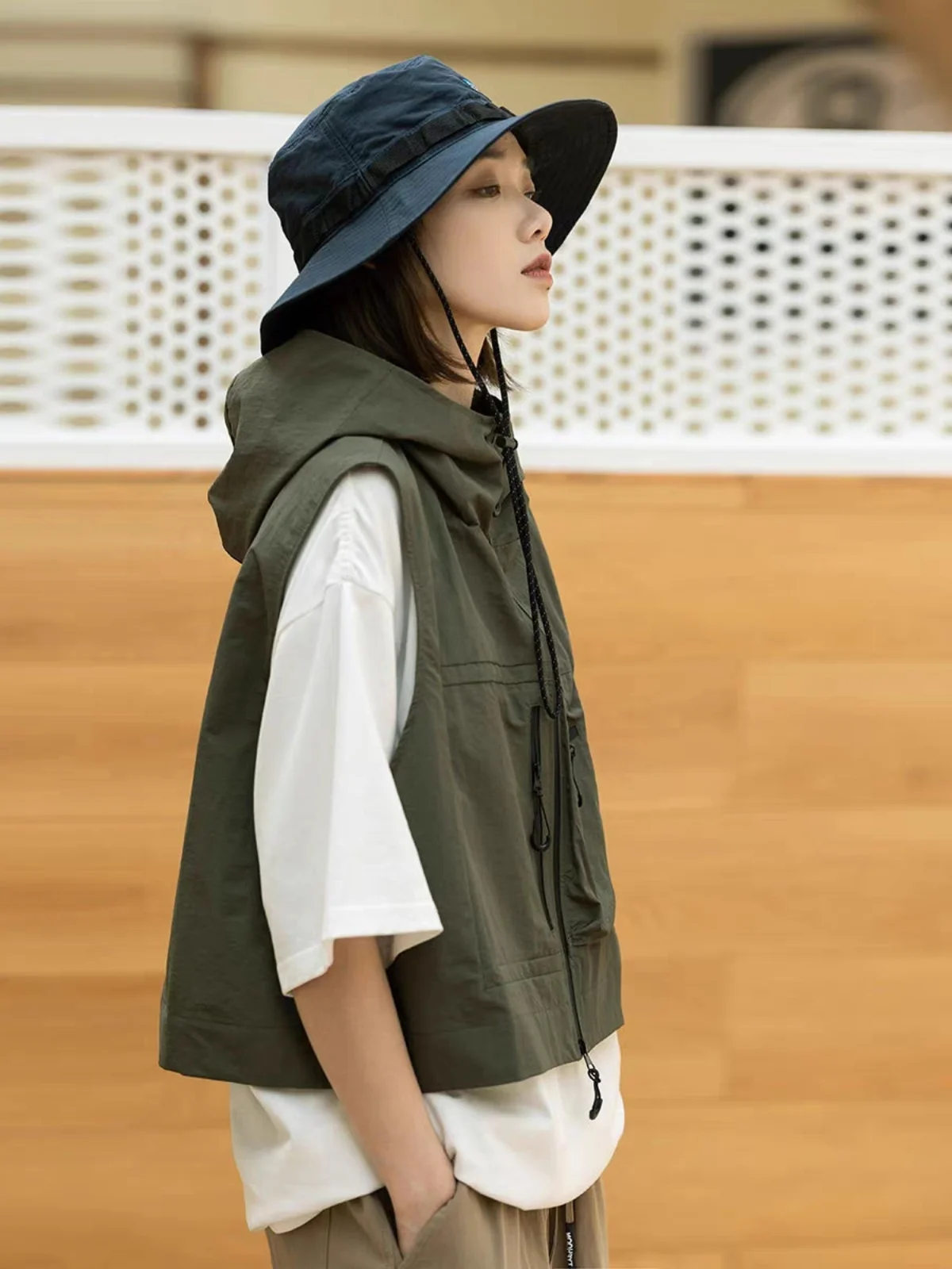 ort Japanese Sle ex Outdoor Cam Workwear Vest Jaet 2023 Model Multiple kets Hooded Youth ular Loose Fit
ort Japanese Sle ex Outdoor Cam Workwear Vest Jaet 2023 Model Multiple kets Hooded Youth ular Loose Fit