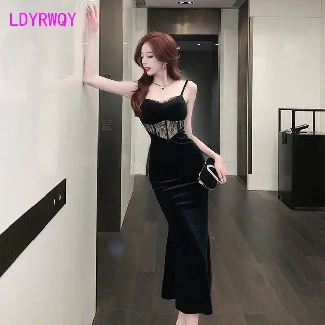 Sexy Velvet Women's Autumn and Winter New Style Celebrity Temperament Lace Splice Hollow Sling Dress
Sexy Velvet Women's Autumn and Winter New Style Celebrity Temperament Lace Splice Hollow Sling Dress