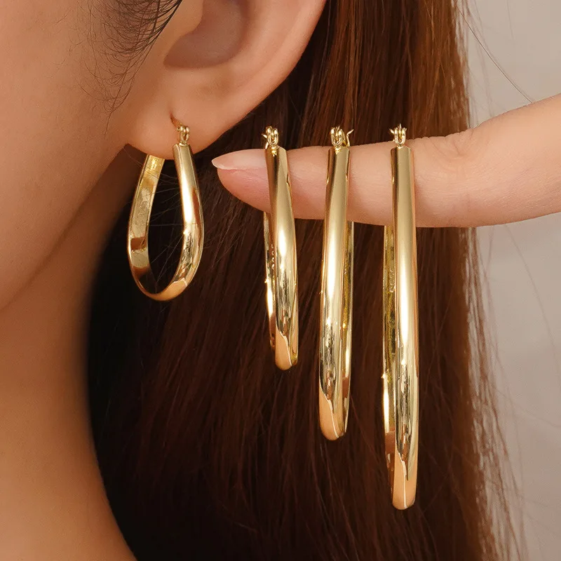 Fashion new style earrings copper material jewelry women's earrings gift classic oval geometric hoop earrings
Fashion new style earrings copper material jewelry women's earrings gift classic oval geometric hoop earrings