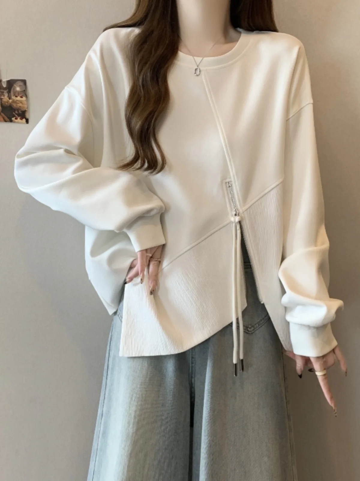 Irregular Zipper Long Sleeve Sweatshirt Women's Spring Autumn plus Size Design Sense Split Base Shirt Commute Style Loose Fit
Irregular Zipper Long Sleeve Sweatshirt Women's Spring Autumn plus Size Design Sense Split Base Shirt Commute Style Loose Fit