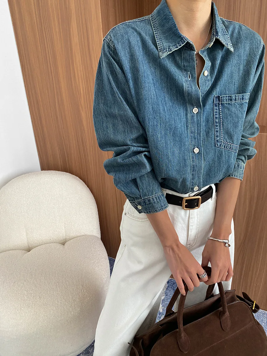 Spring and Autumn Women's Casual Solid Color Collar Long Sleeve Pocket Decoration Loose Cowboy Shirt
Spring and Autumn Women's Casual Solid Color Collar Long Sleeve Pocket Decoration Loose Cowboy Shirt