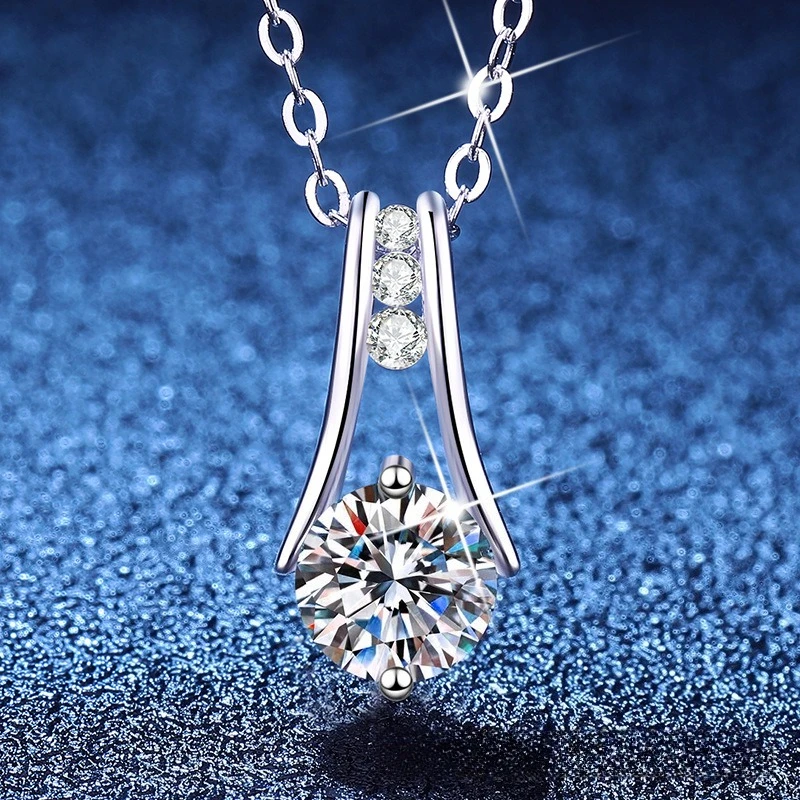 Amazon Hot Selling Moissanite Necklace Platinum PT95018k Gold Pendant Light Luxury Fashion Moissanite Diamond Necklace
Amazon Hot Selling Moissanite Necklace Platinum PT95018k Gold Pendant Light Luxury Fashion Moissanite Diamond Necklace