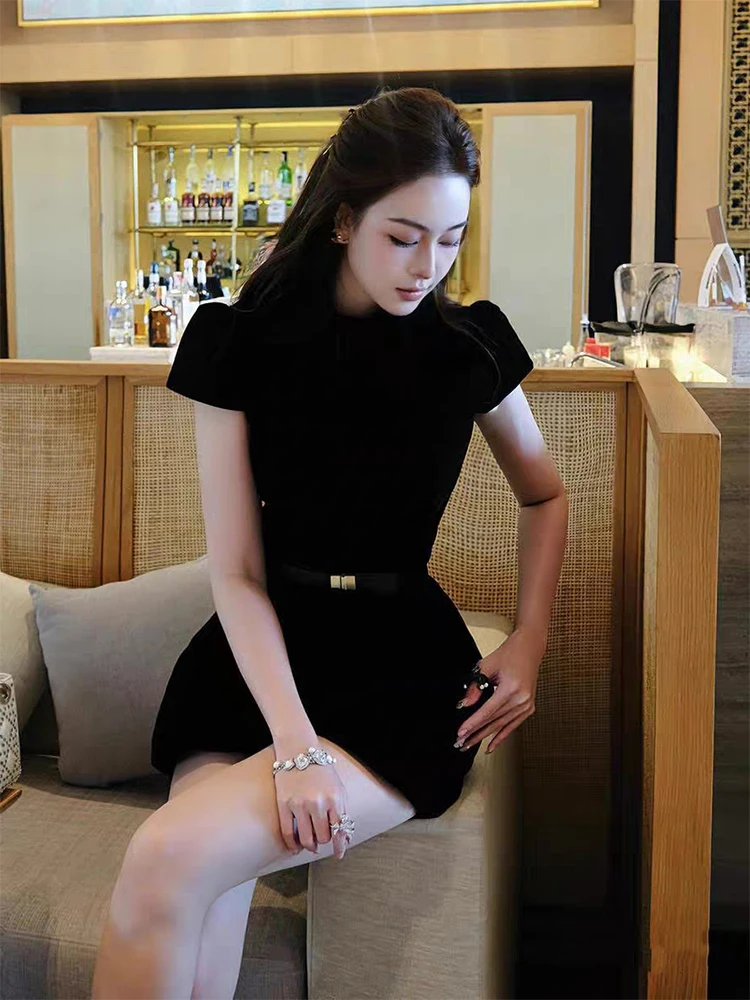 Black Velvet Short Sleeve Onesie Women's High Waist Slimming Jumpsuit Elegant Lady Style Comfortable Commute High Quality
Black Velvet Short Sleeve Onesie Women's High Waist Slimming Jumpsuit Elegant Lady Style Comfortable Commute High Quality