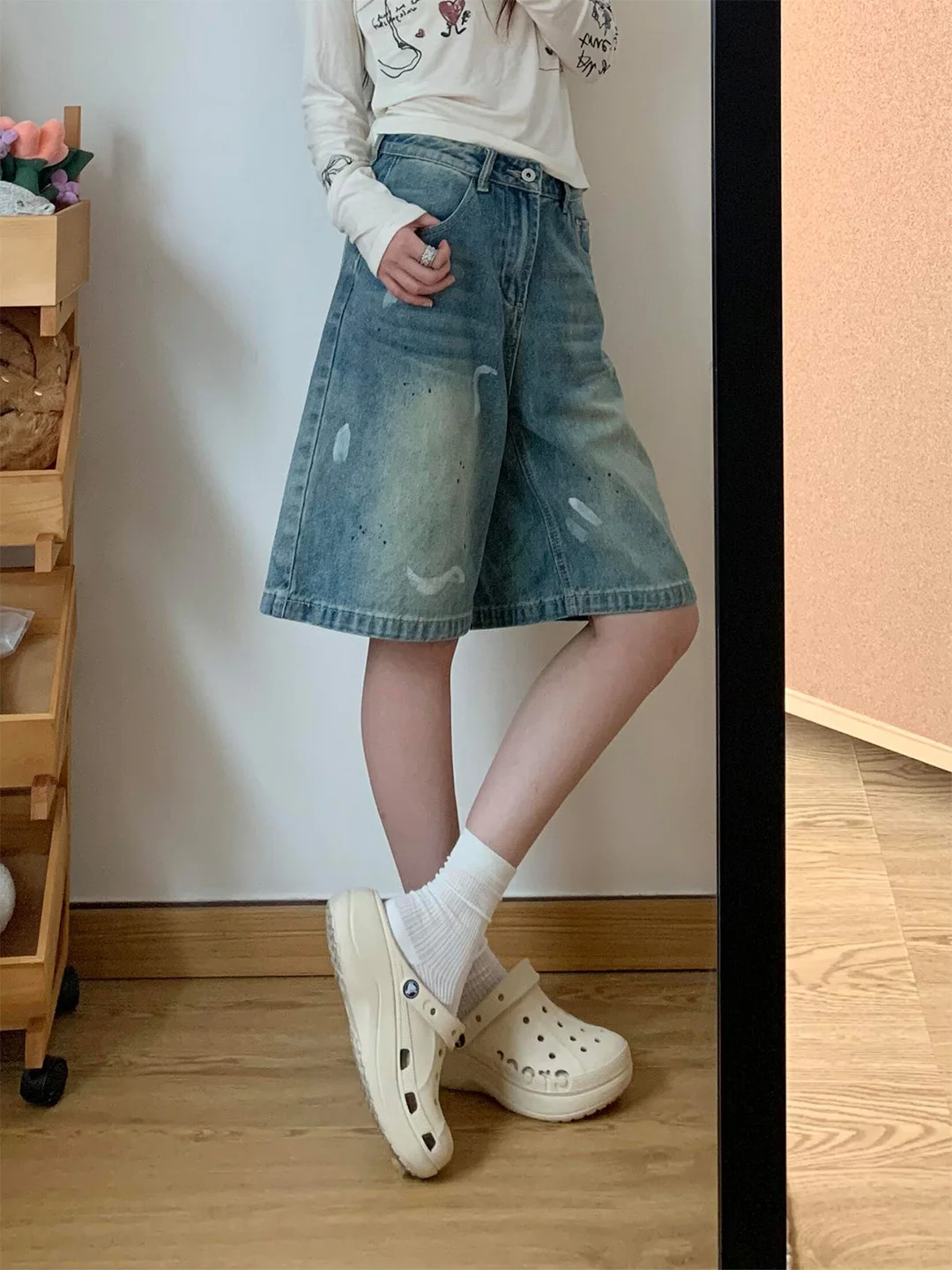 American Style Washed Vintage Distressed Five-Quarter Women's Jeans Summer New Wide Leg Narrow Version Straight Tube Mid-Pant
American Style Washed Vintage Distressed Five-Quarter Women's Jeans Summer New Wide Leg Narrow Version Straight Tube Mid-Pant
