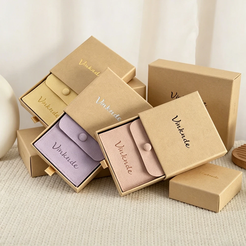 50Pcs/Lot Custom Logo Microfiber Jewelry Packaging Bags Necklace Earring Pouch Paper Drawer Box Rings Brooch Key Bracelet Case
50Pcs/Lot Custom Logo Microfiber Jewelry Packaging Bags Necklace Earring Pouch Paper Drawer Box Rings Brooch Key Bracelet Case