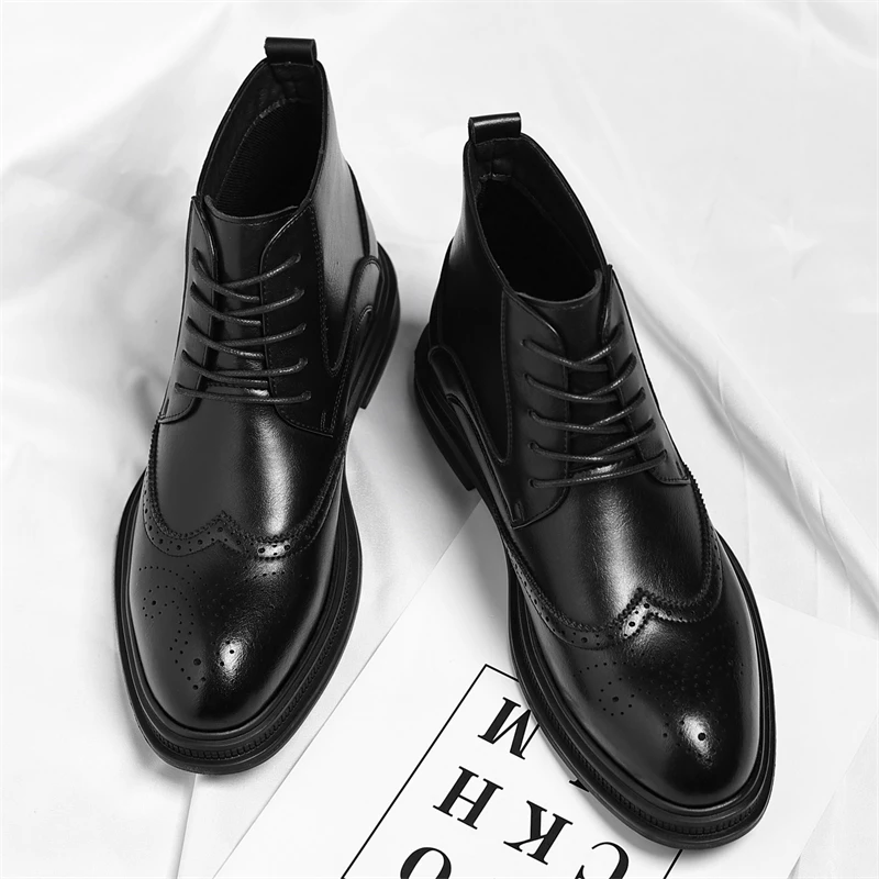 Men Height Increasing Business Leisure High Top Boots in Spring Autumn Carved Breathable Simple Fashionable Gentlemen Boots
Men Height Increasing Business Leisure High Top Boots in Spring Autumn Carved Breathable Simple Fashionable Gentlemen Boots