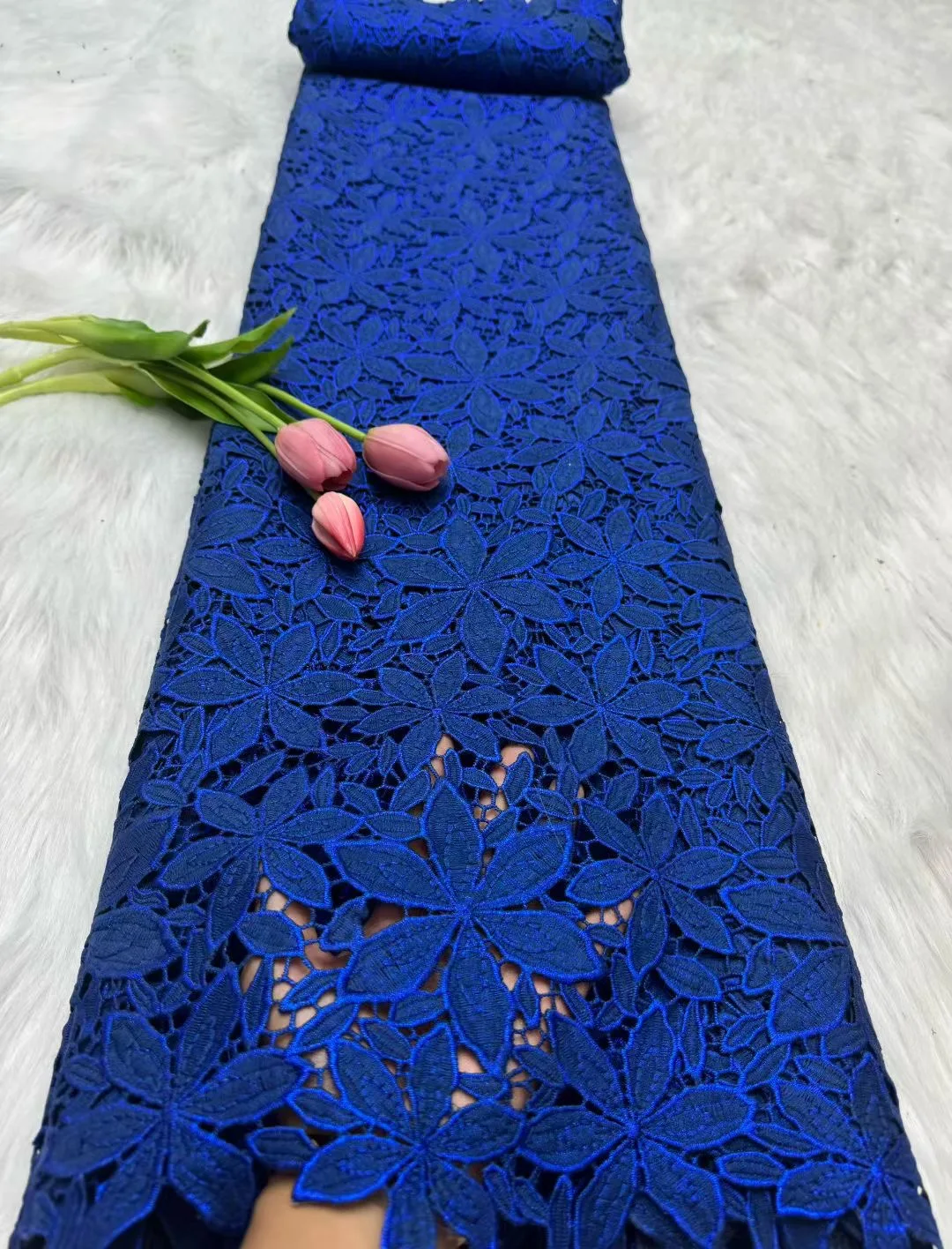 5 Yards Nigerian Guipure Cord Lace Fabric 2026 High Quality Sequins African Mesh Milk Silk Embroidery Lace Fabric Women Sewing
5 Yards Nigerian Guipure Cord Lace Fabric 2026 High Quality Sequins African Mesh Milk Silk Embroidery Lace Fabric Women Sewing