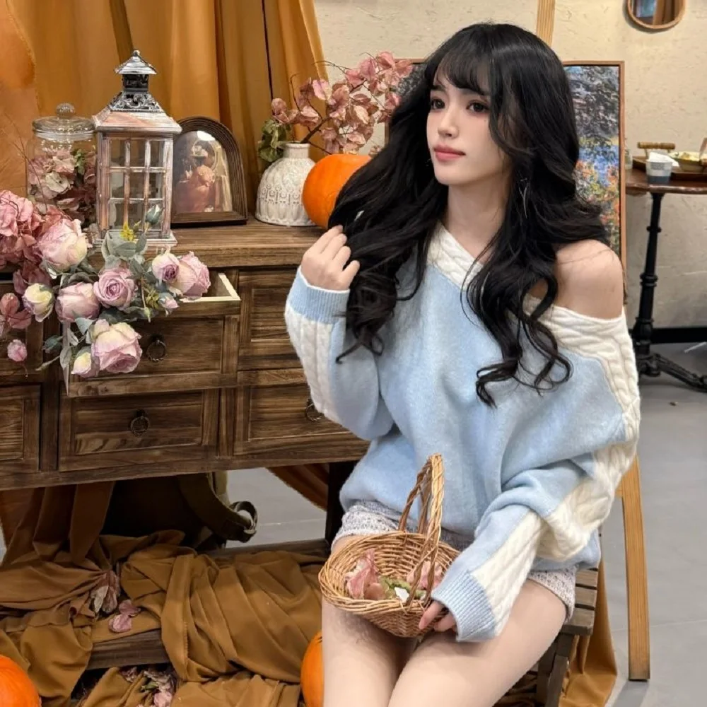 Korea Contrasting Color Spliced Long-Sleeved Sweater Women Autumn Winter New Off-Shoulder Niche Design Lazy Soft Top
Korea Contrasting Color Spliced Long-Sleeved Sweater Women Autumn Winter New Off-Shoulder Niche Design Lazy Soft Top