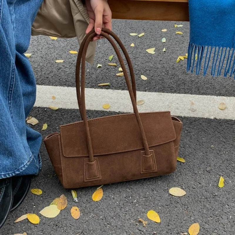 Top-Tier Ladies Tote Bag Made Of Goatskin Leather Featuring High-End Liechtenstein Famous Commuter Lightweight Soft Look
Top-Tier Ladies Tote Bag Made Of Goatskin Leather Featuring High-End Liechtenstein Famous Commuter Lightweight Soft Look