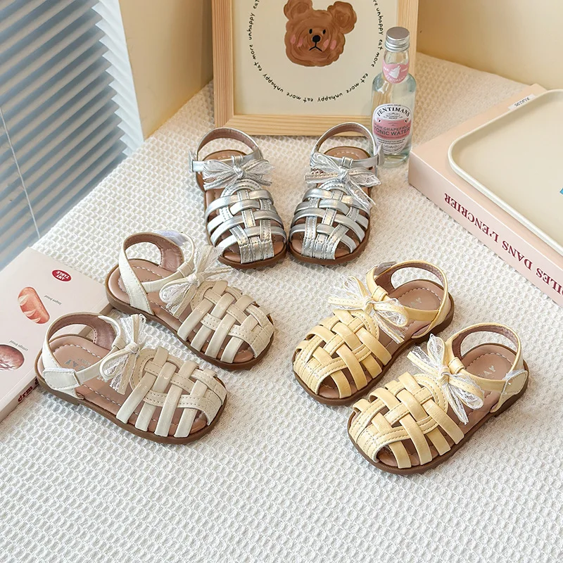 2025 Summer New Children Casual Shoes for Girls Fashion Korean Style Soft Bottom Anti-slippery Cut-outs Roman Princess Shoes
2025 Summer New Children Casual Shoes for Girls Fashion Korean Style Soft Bottom Anti-slippery Cut-outs Roman Princess Shoes