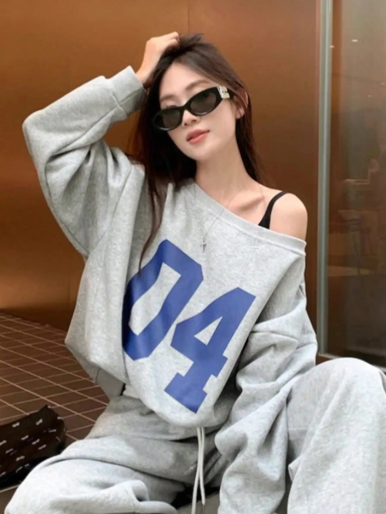 Korean Chic Stand-Up Collar Spring & Fall Letter Printed Loose Round Neck Evening Women's Loose Slimming Look Versatile Top
Korean Chic Stand-Up Collar Spring & Fall Letter Printed Loose Round Neck Evening Women's Loose Slimming Look Versatile Top