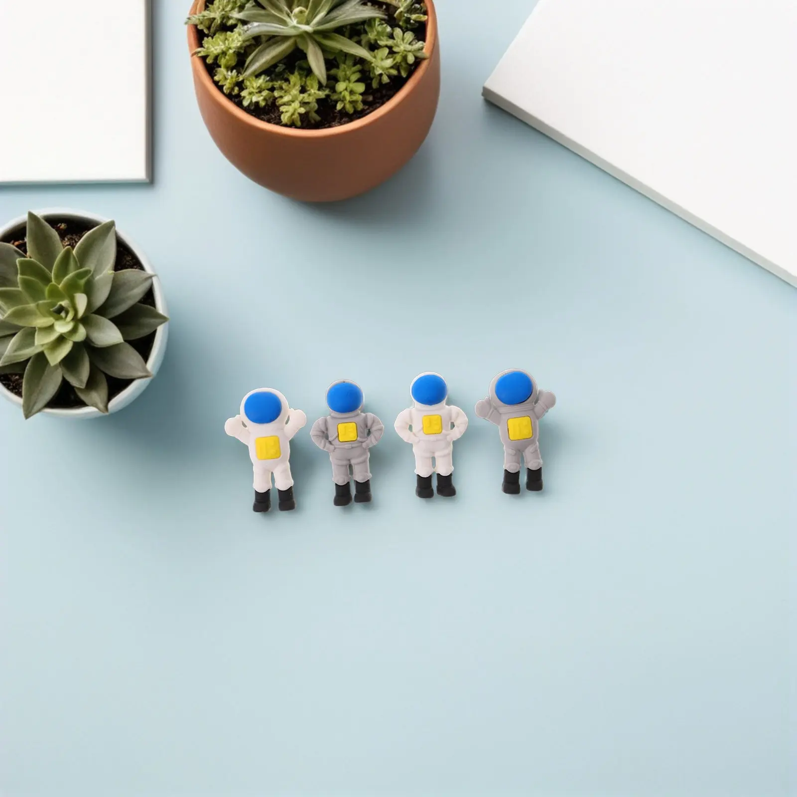 48Pcs Astronaut Erasers Cute Outer Space Mini Erasers Classroom Prizes Student Rewards Party Favors Back-to-School Supplies
48Pcs Astronaut Erasers Cute Outer Space Mini Erasers Classroom Prizes Student Rewards Party Favors Back-to-School Supplies