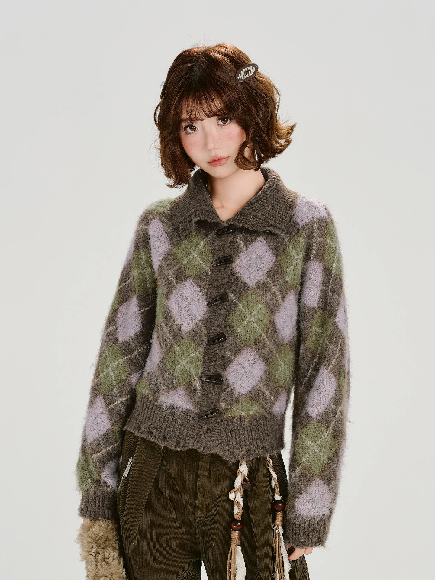 Женский осенне-зимний новый мягкий свободный кардиган в американском ретро-стиле из вельвета в клетку, повседневный, на каждый день
Женский осенне-зимний новый мягкий свободный кардиган в американском ретро-стиле из вельвета в клетку, повседневный, на каждый день