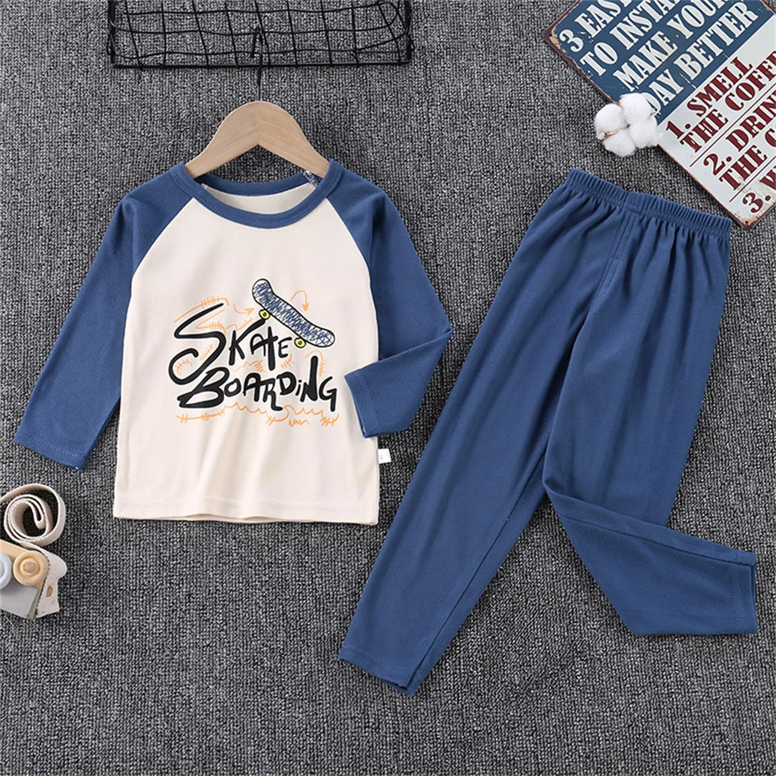Children Keep Warm Clothes Sets Teen Boys Girls Pajamas Suit Kids Fleece T Shirt Pants Cartoon Autumn Winter Pajamas Suit
Children Keep Warm Clothes Sets Teen Boys Girls Pajamas Suit Kids Fleece T Shirt Pants Cartoon Autumn Winter Pajamas Suit