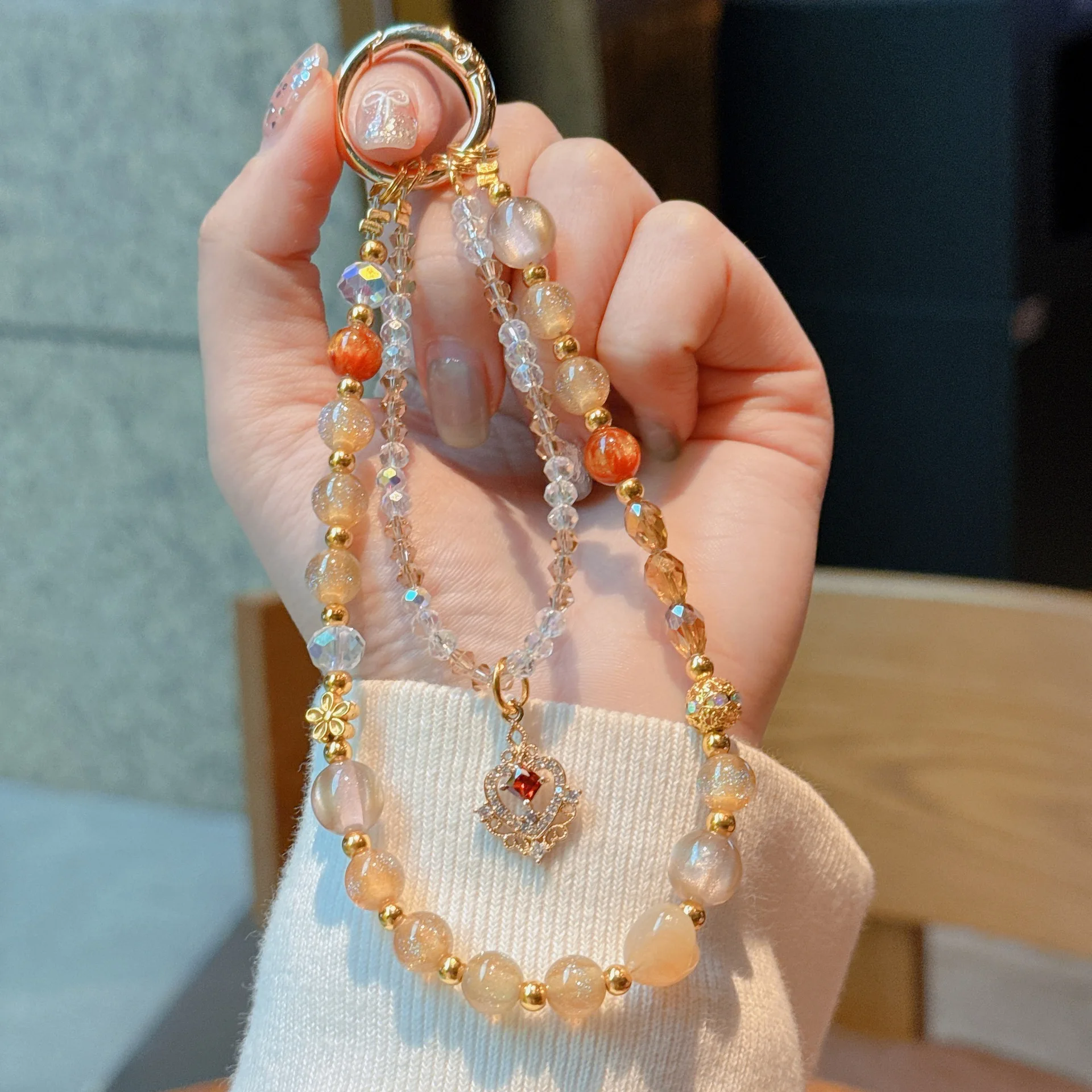 Luxury Beaded Phone Chain Melanin Color Series with Gold Foil Beads And Keychain Pendant New Light Style Original
Luxury Beaded Phone Chain Melanin Color Series with Gold Foil Beads And Keychain Pendant New Light Style Original