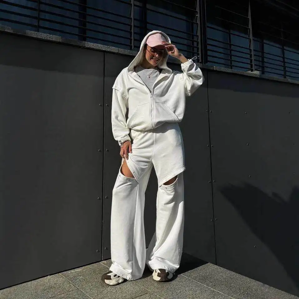 2025 New Women's Sportswear Set Pure Color Zipper Hooded Jaet Hole Button Long Pants Two-Piece Set Street Sle Casual Pants
2025 New Women's Sportswear Set Pure Color Zipper Hooded Jaet Hole Button Long Pants Two-Piece Set Street Sle Casual Pants